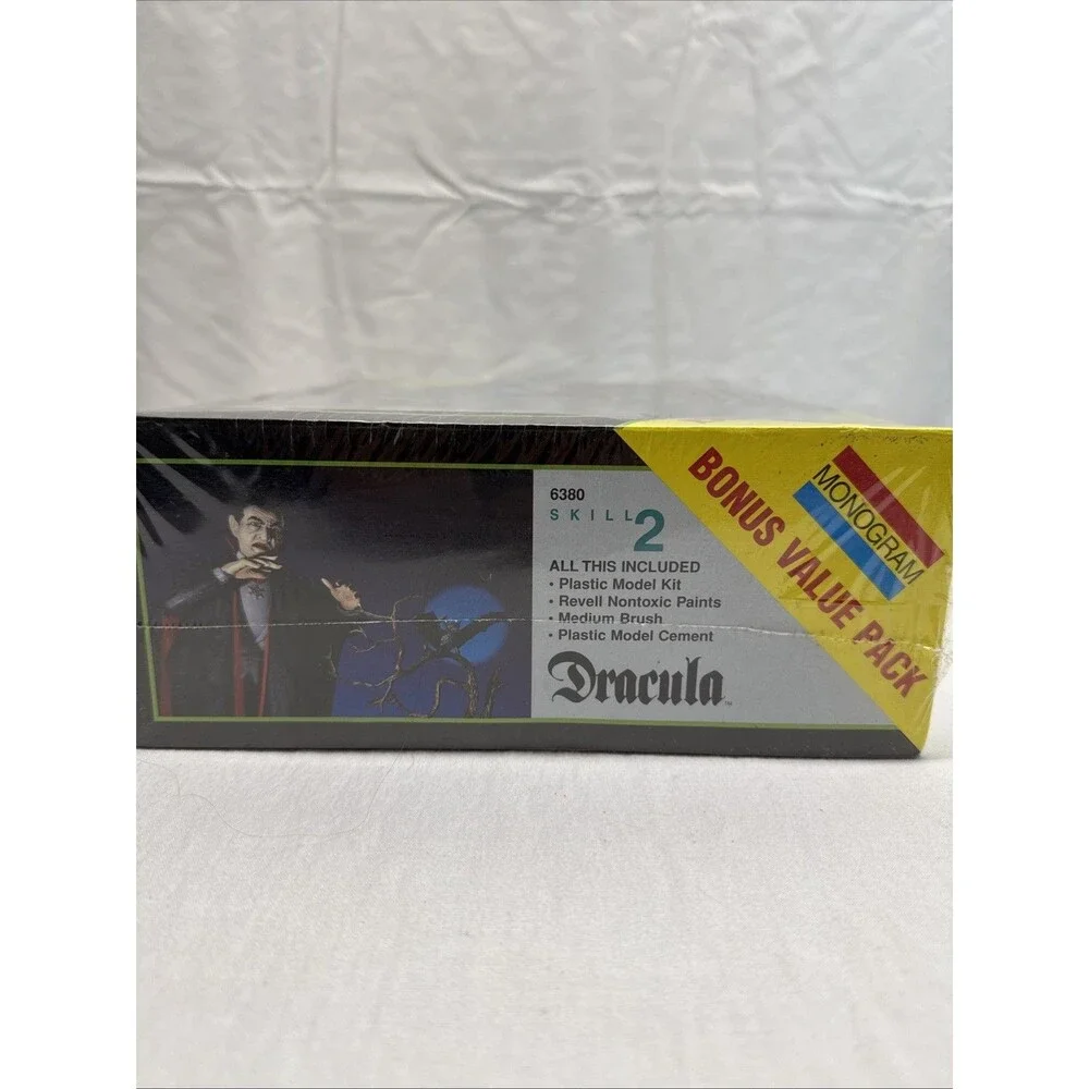 Monogram 1991 Dracula 1:8 Scale Monsters Model Kit famous Aurora Reissure